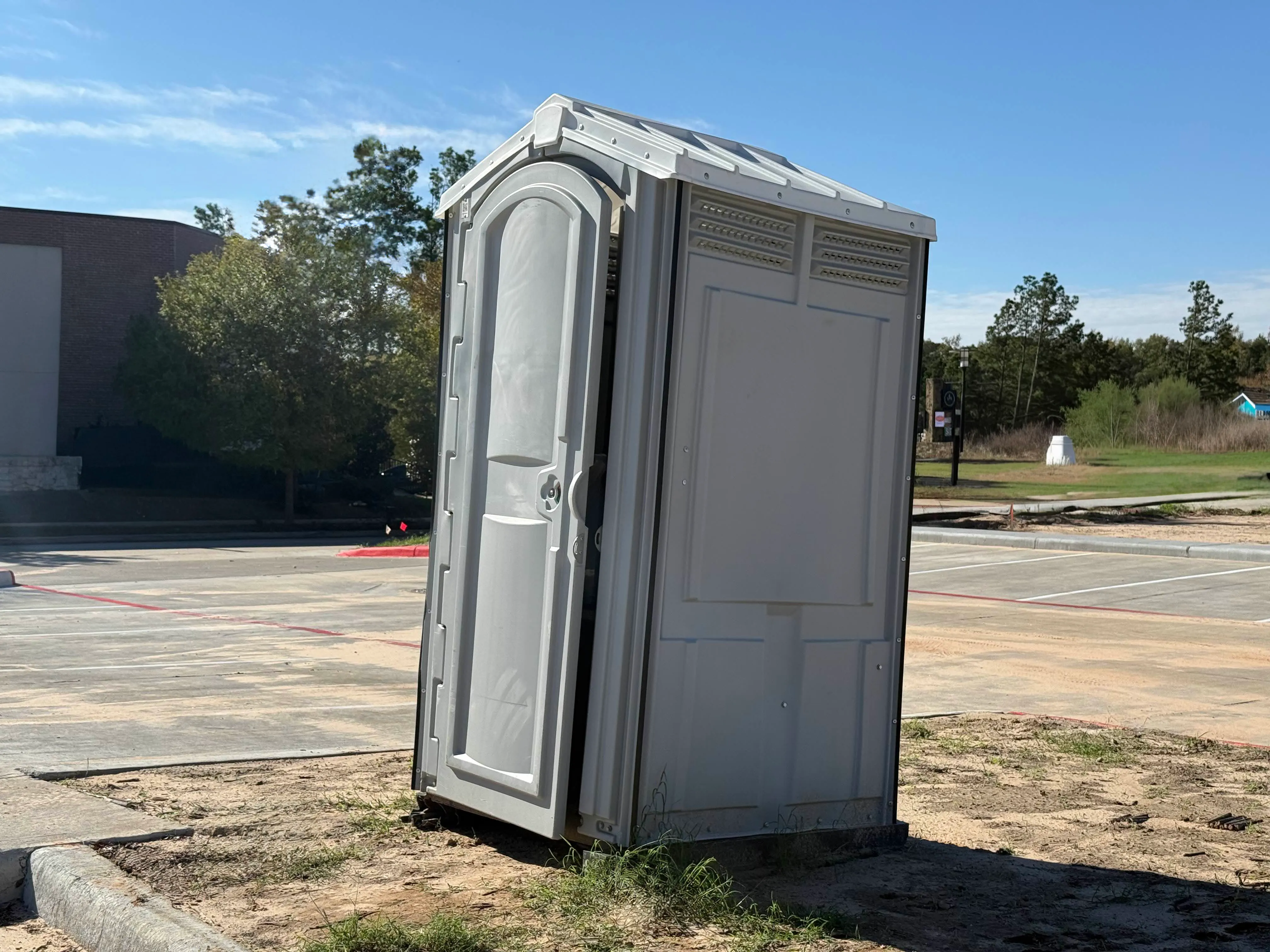 ADA-accessible and deluxe flushable portable toilets in Corpus Christi